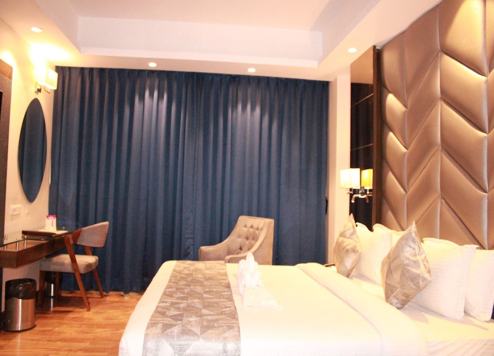 Premier Room, 1 Double Bed - Photo 6