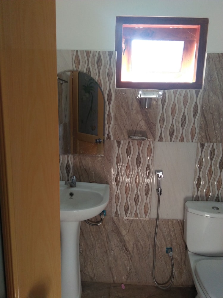 Deluxe Room, 1 Double Bed, Lake View, Lakeside photo 3