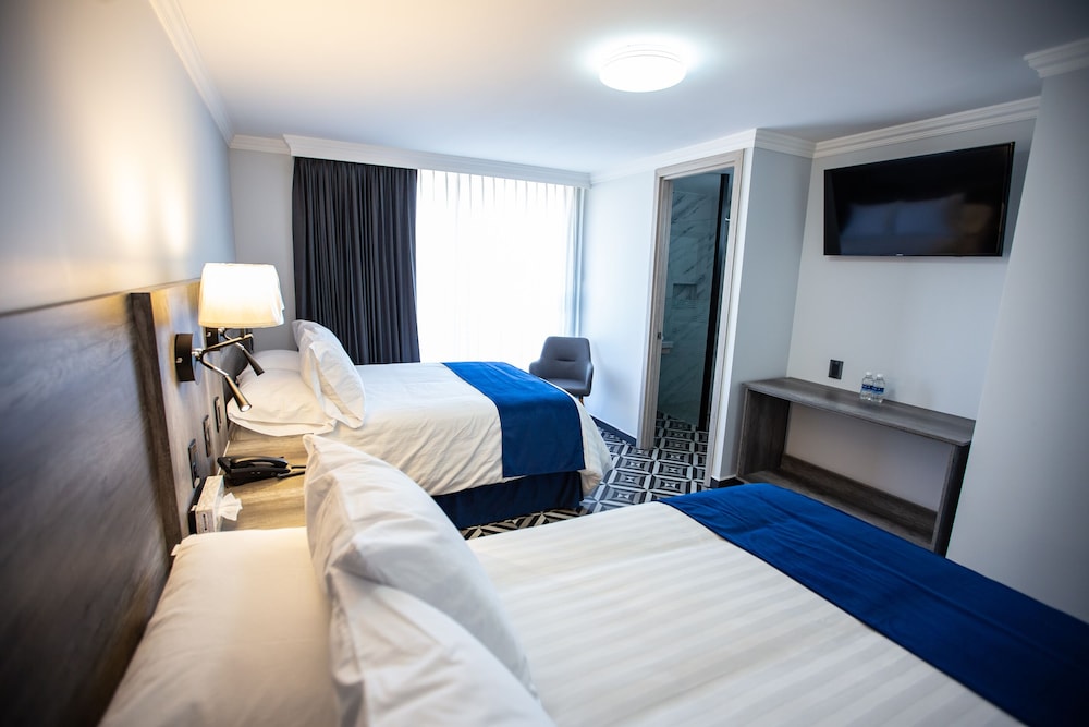 Family Double Room, 2 Double Beds (Premium) photo 1