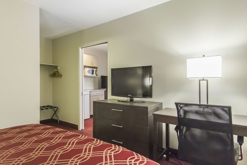Suite, 1 Queen Bed with Sofa bed, Non Smoking - Photo 3