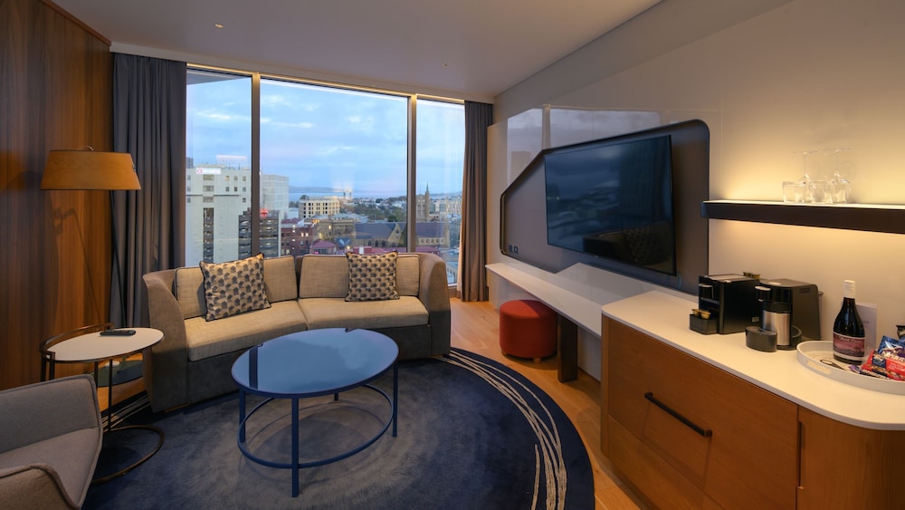 Suite, 1 Bedroom, Club Lounge Access, Harbor View - Photo 6