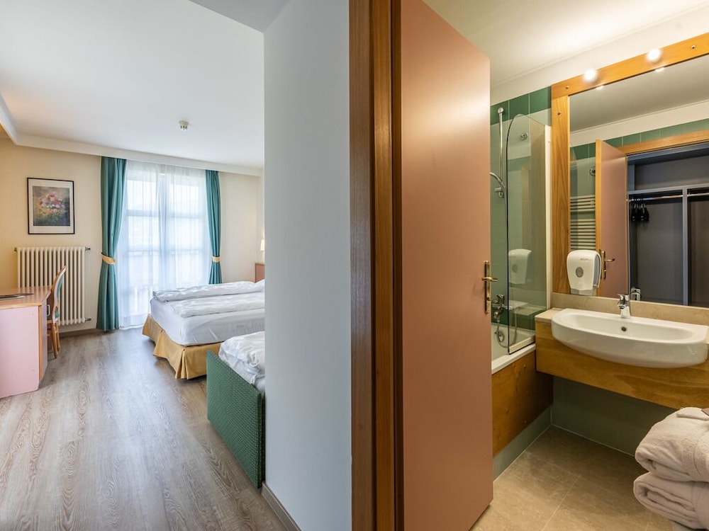 Classic Triple Room
