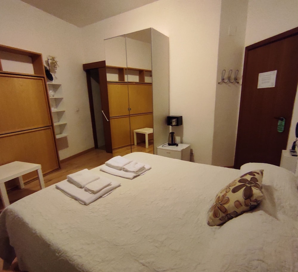Basic Triple Room, 1 Bedroom - Photo 1