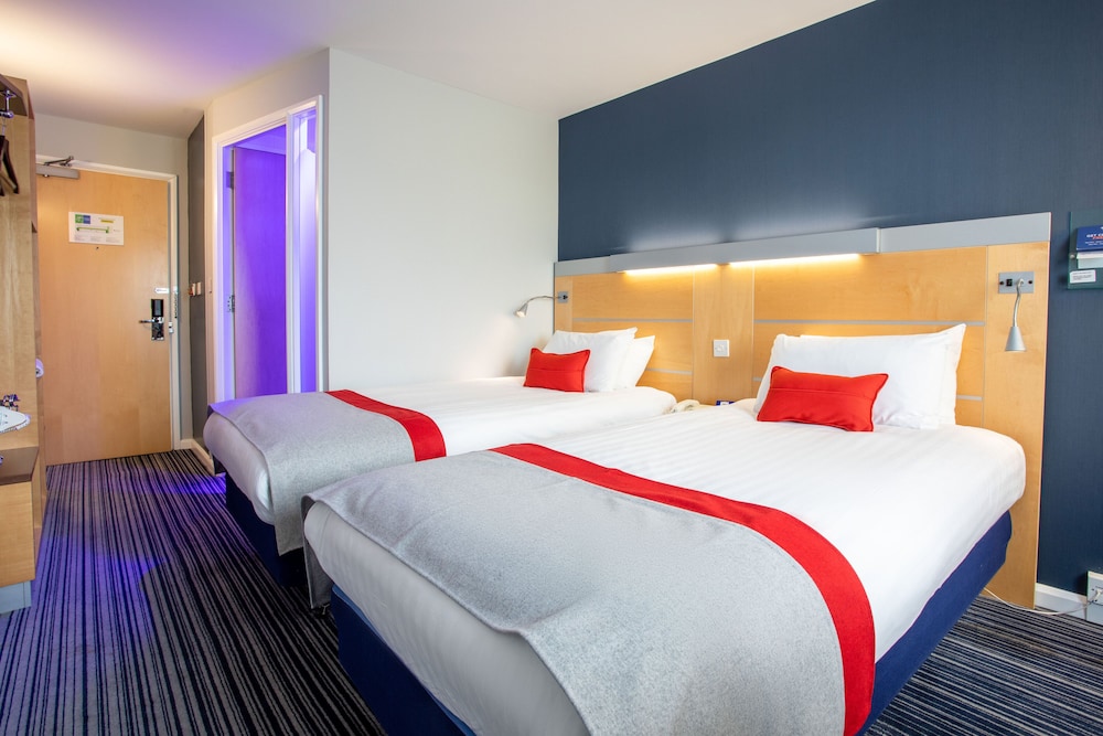 Standard Room, 2 Twin Beds (with Free Hot Breakfast) - Photo 2