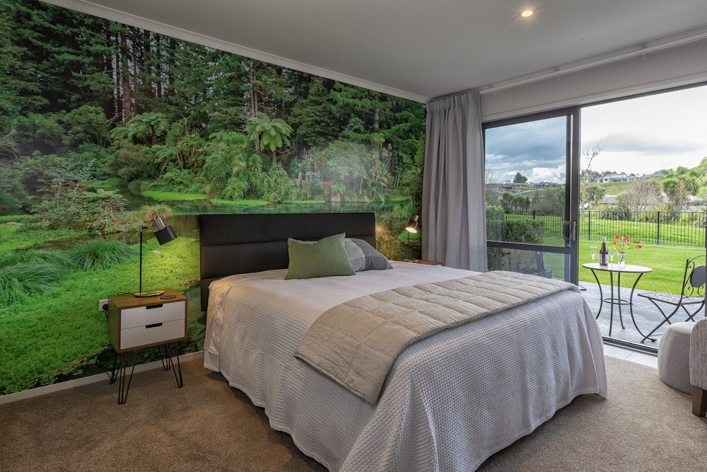 Hamurana Suite photo 1