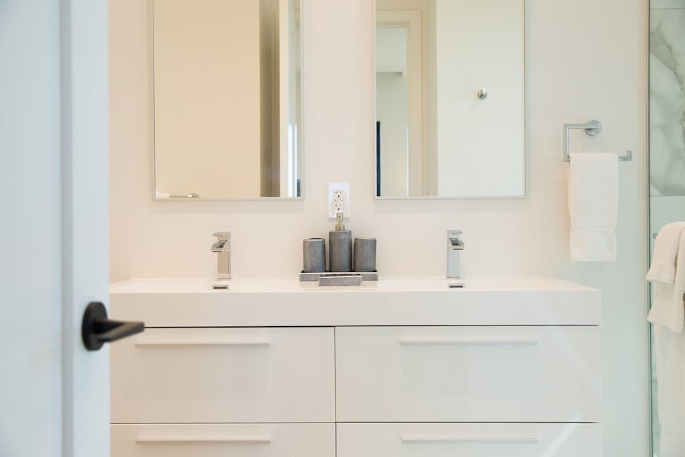 Luxury Suite, 2 Bedrooms, Ocean View, Corner - Photo 19