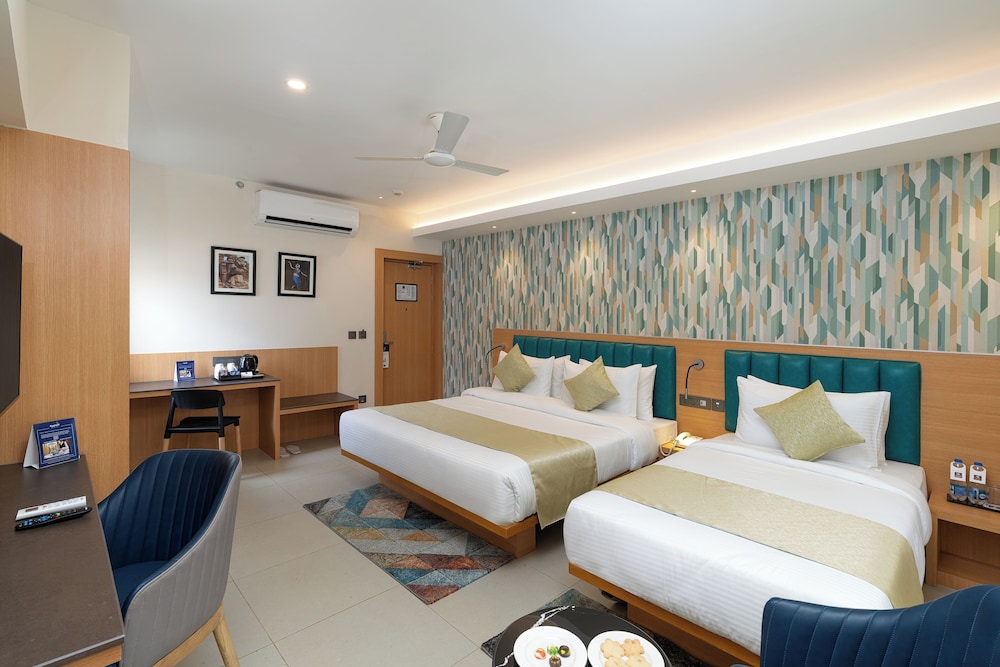 Junior Suite, 1 Bedroom - Photo 1