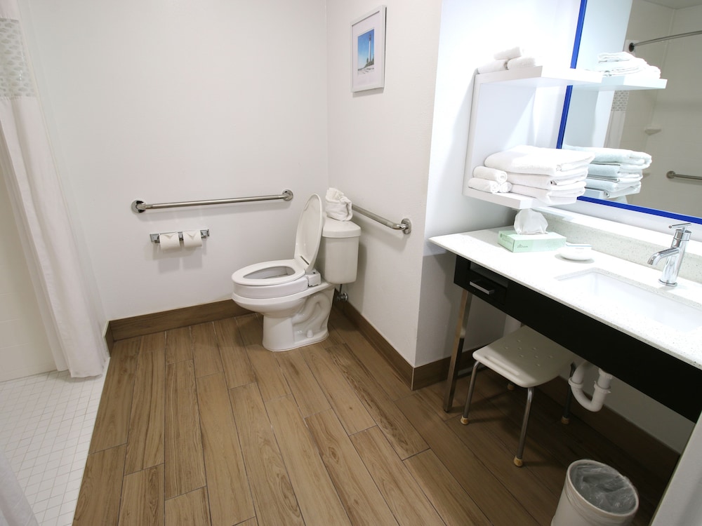 Room, 1 King Bed, Accessible, Non Smoking - Photo 10