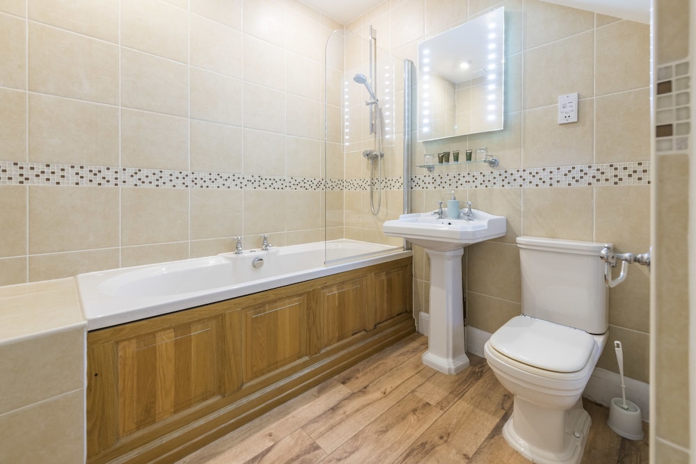 Deluxe Double or Twin Room, Ensuite, Garden View (Bracken Suite) photo 2