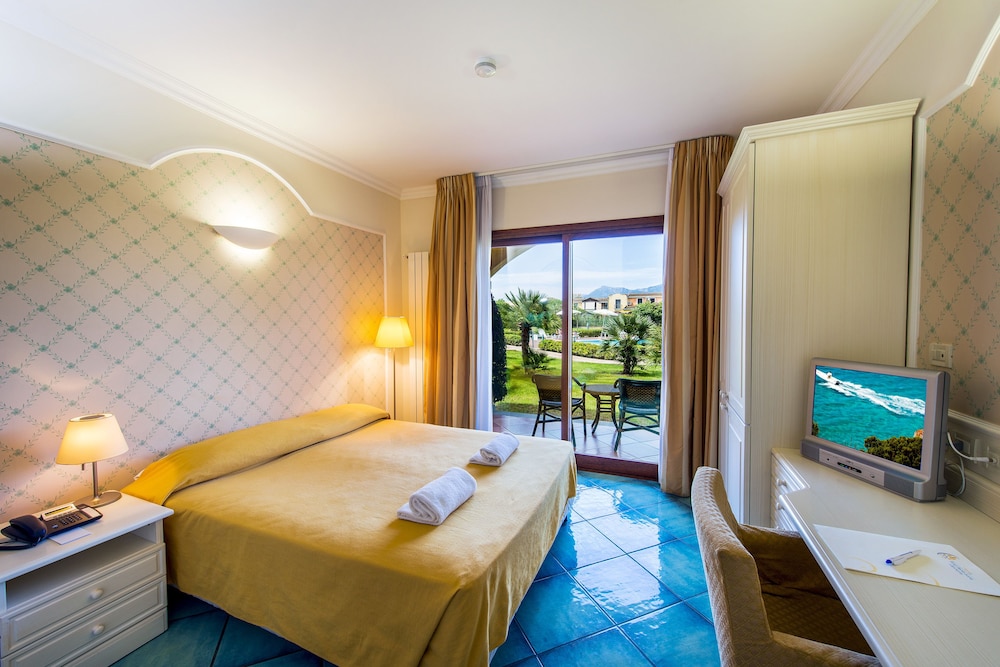 Superior Double Room (Lagoon or pool view) - Photo 1