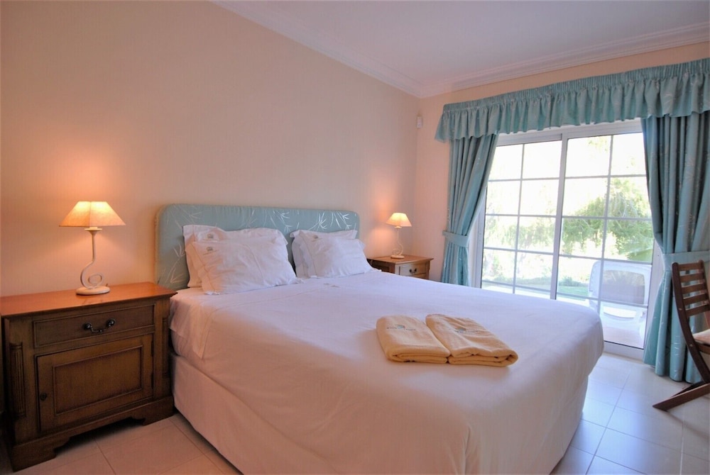Apartment, 3 Bedrooms, Sea View photo 3