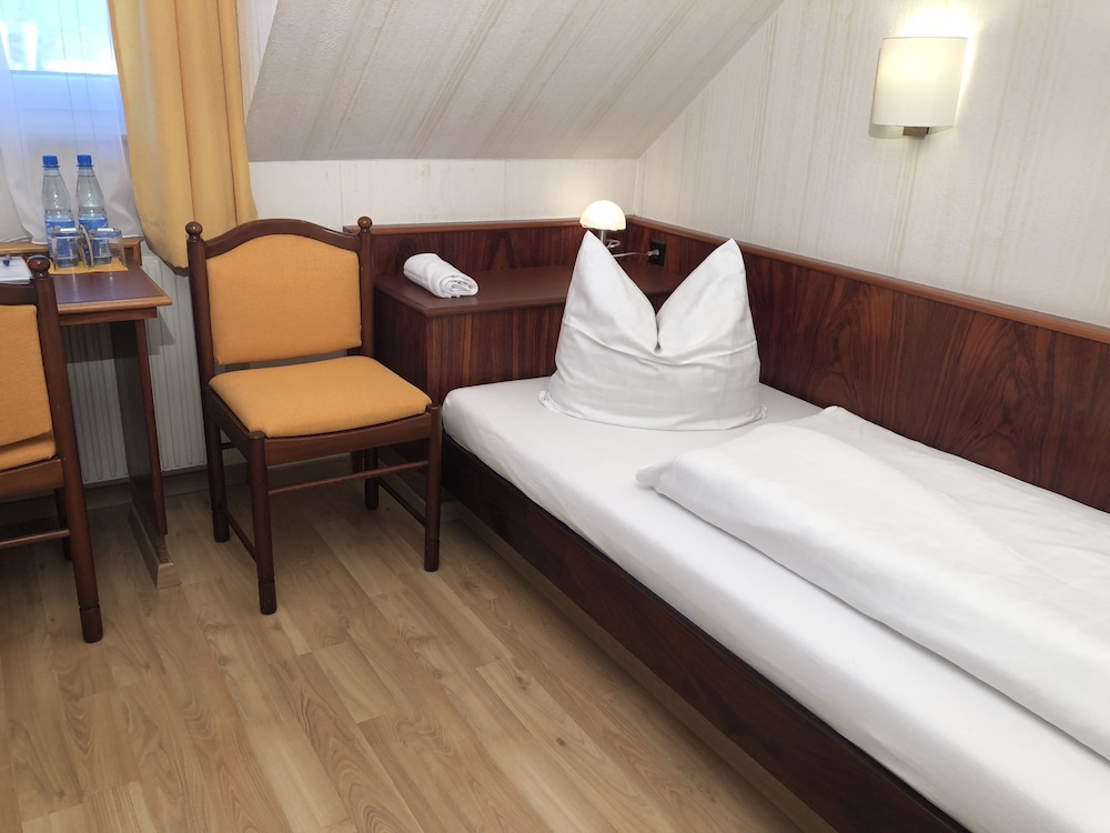 Economy Single Room Guest House - Photo 8