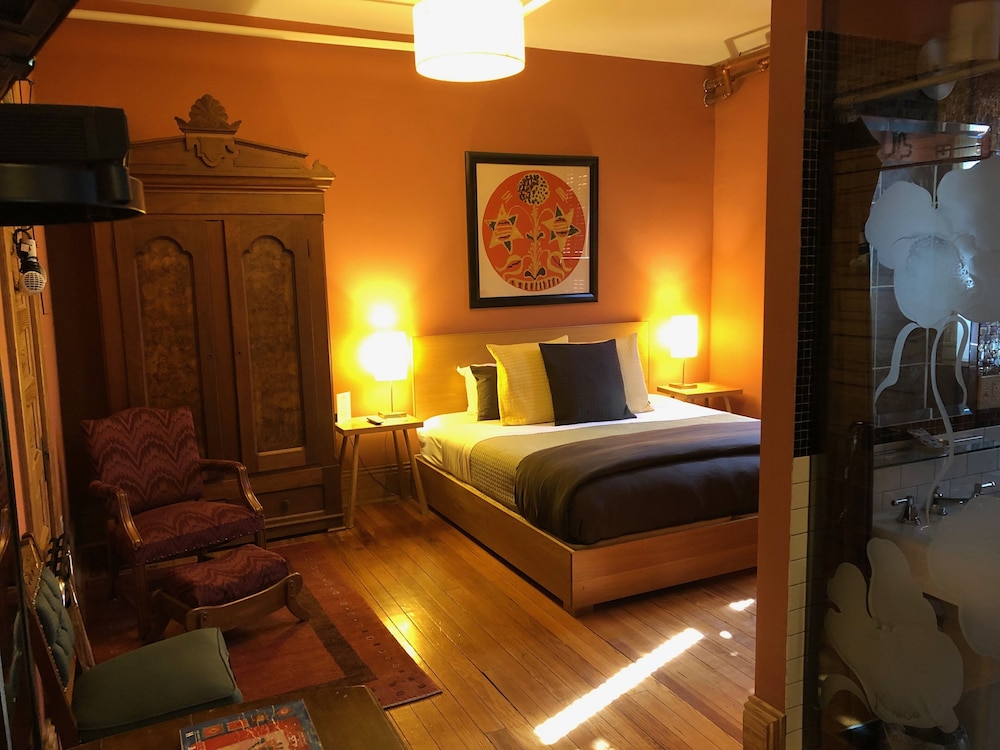 Suite, Ensuite, River View (Room 01) photo 1