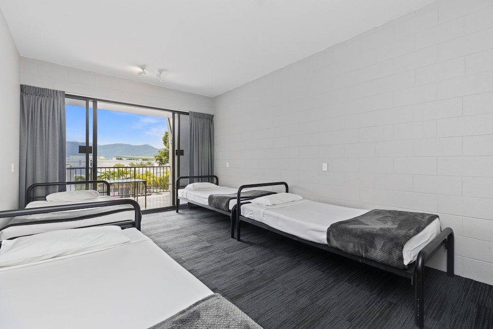 4 Bed Female Dorm With En-Suite photo 3