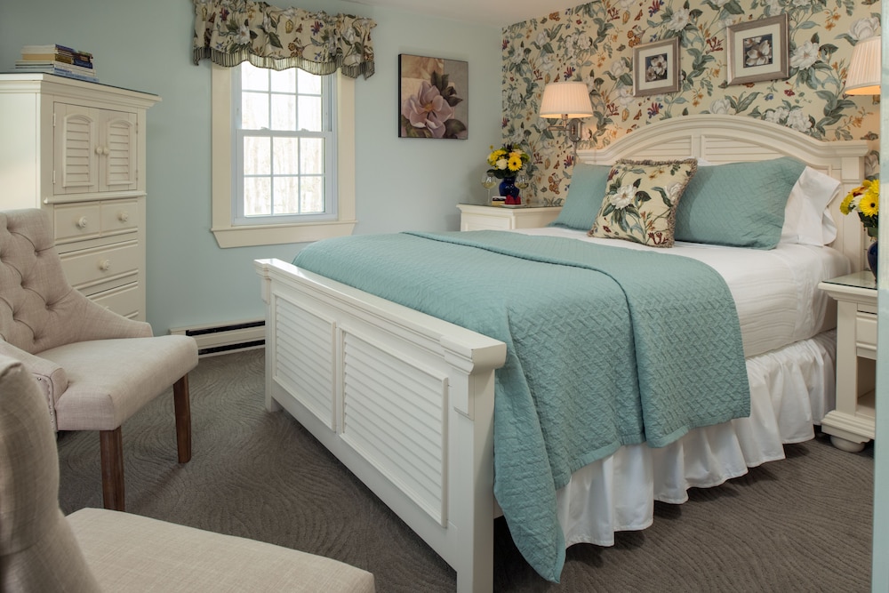 Luxury Queen Room