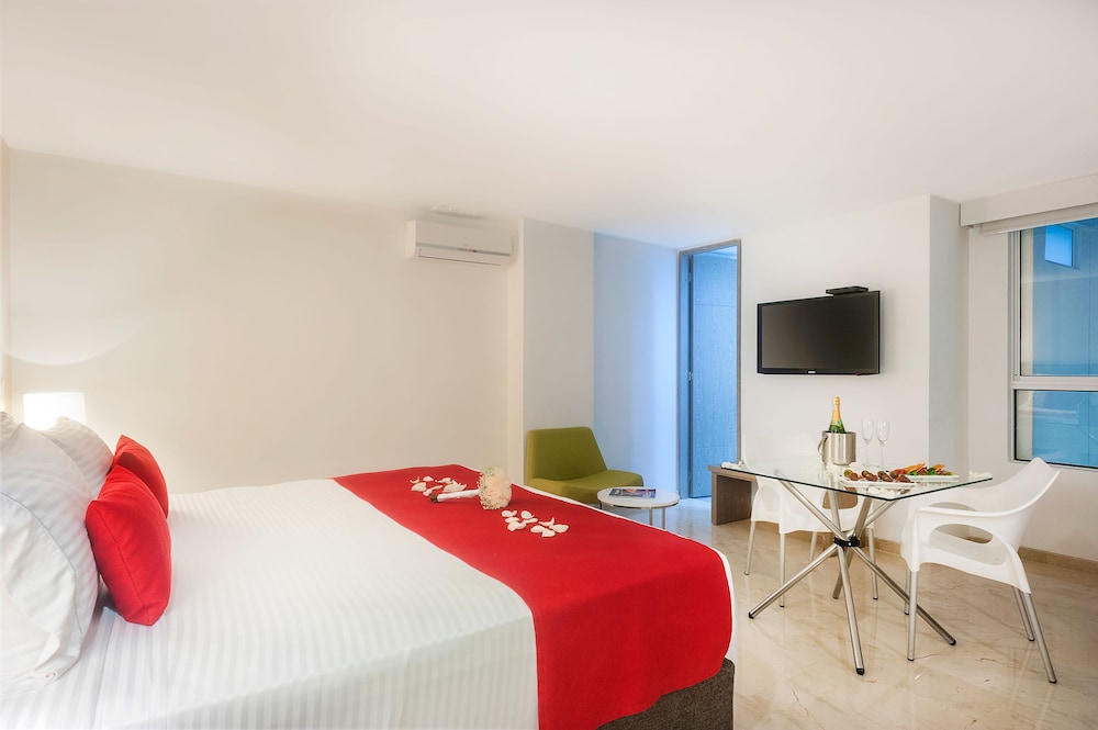 Premium Room, 1 King Bed photo 2