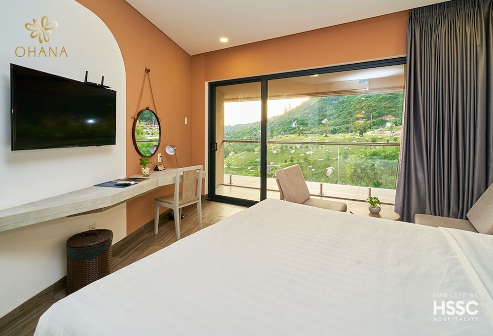 Deluxe Mountain View Double with Balcony - Photo 9