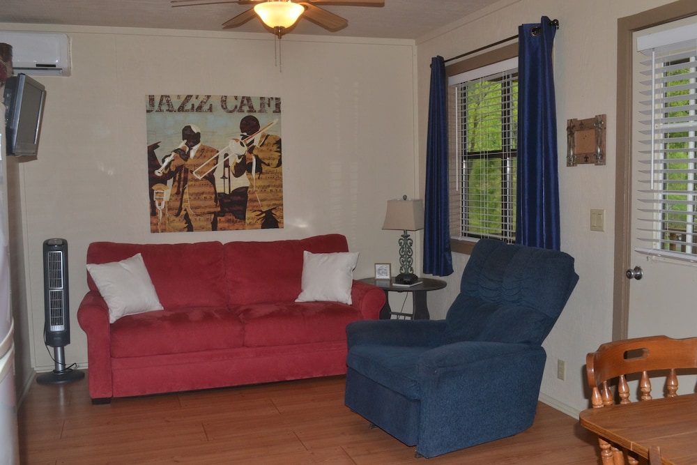 #5 Lagniappe photo 3
