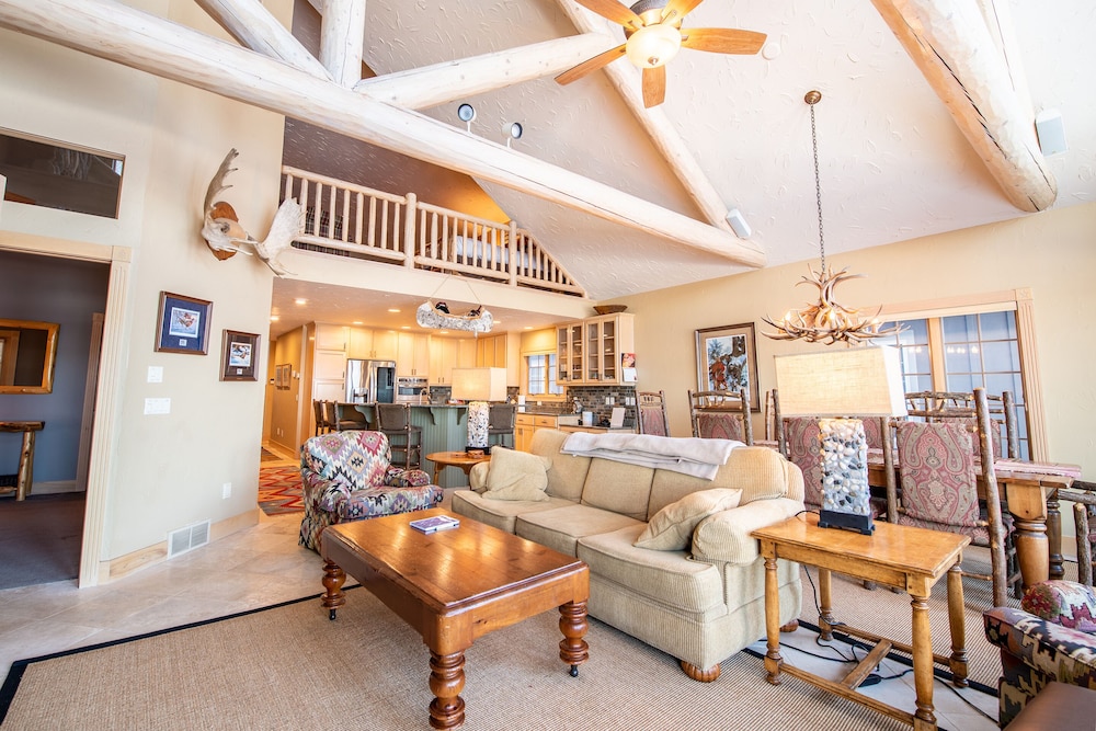 Deluxe Room, Multiple Beds, Lake View