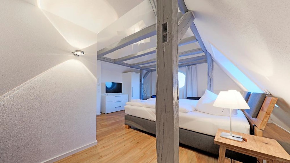 Deluxe Double Room, 1 Queen Bed, Harbor View photo 3