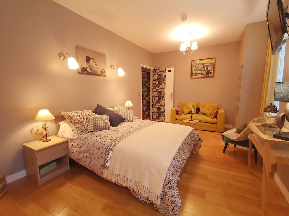 Deluxe Apartment - Photo 9