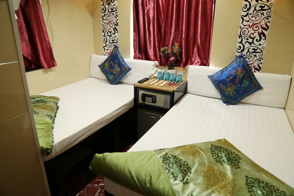 Triple Bed Room (Double & Single Bed)