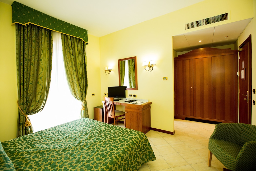 Double Room - Photo 1