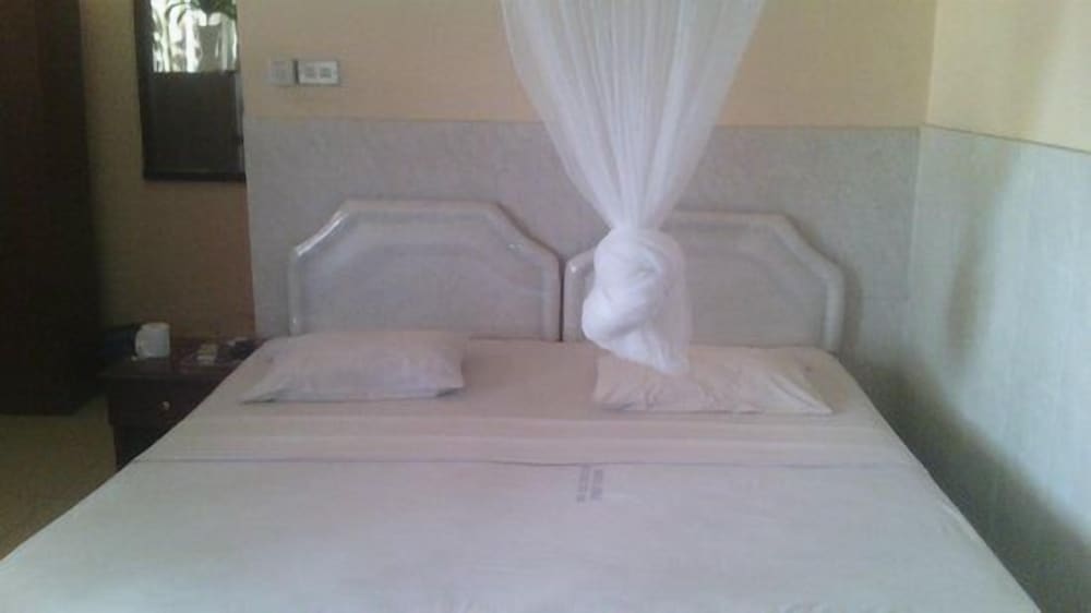 Deluxe Suite, 1 King Bed, Balcony, City View