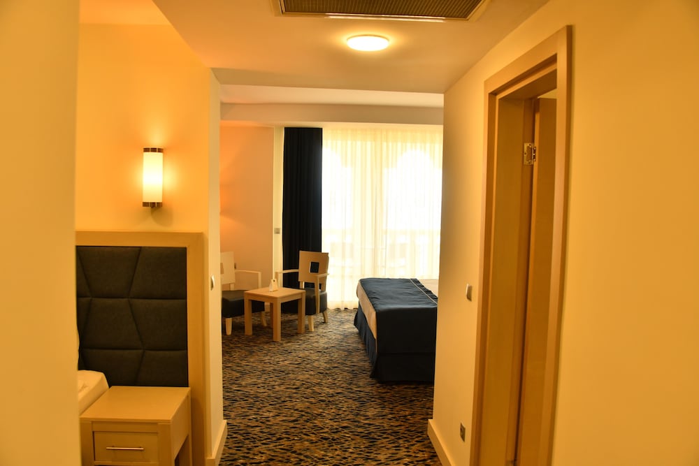 Family Room, Sea View photo 2