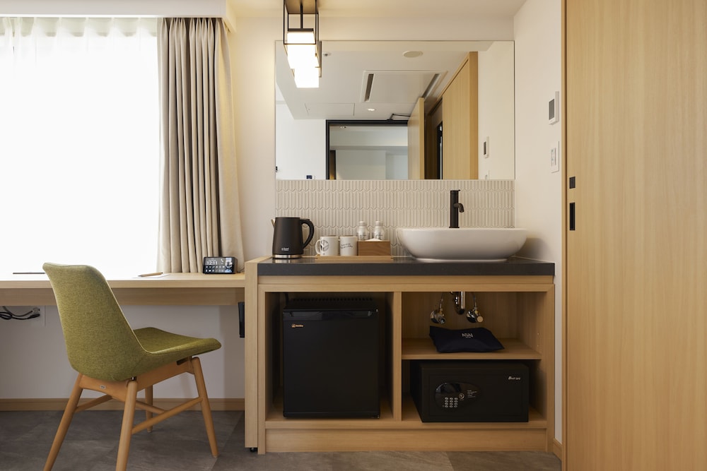 Room, 1 King Bed, Accessible - Photo 12