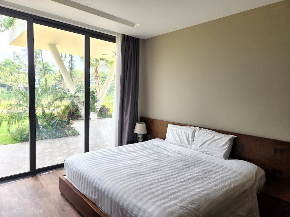 Luxury Villa, 4 Bedrooms photo 3