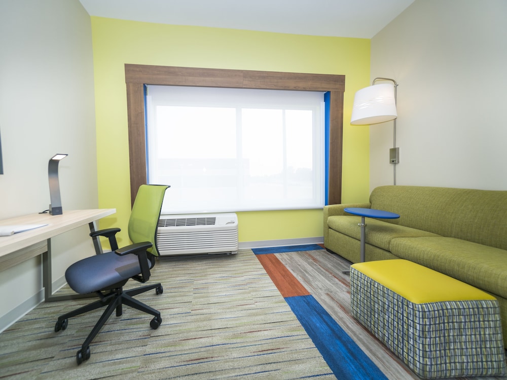 Suite, Multiple Beds photo 1