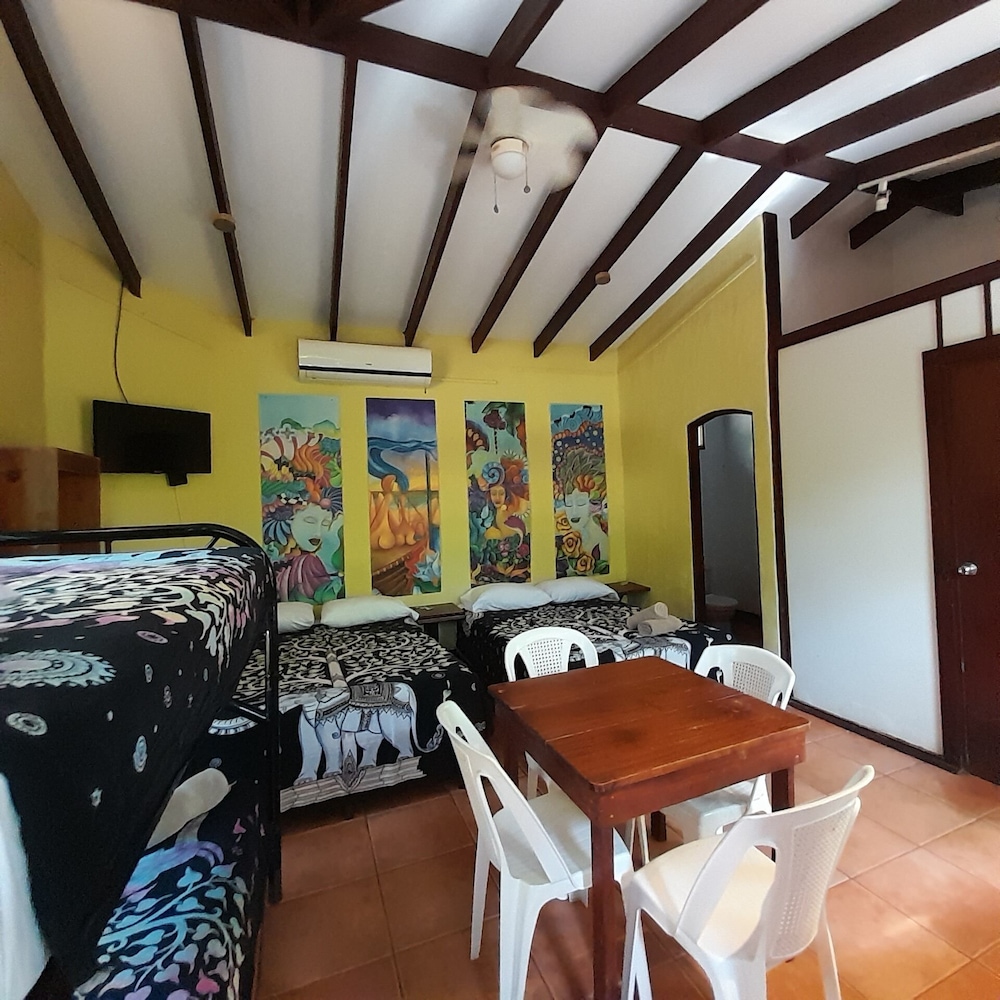 Economy Studio, Multiple Beds, Patio, Courtyard View photo 3