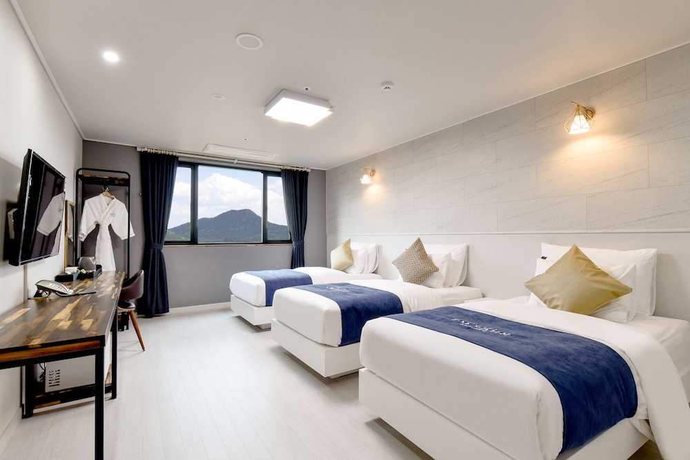 Superior Triple Room - Photo 1