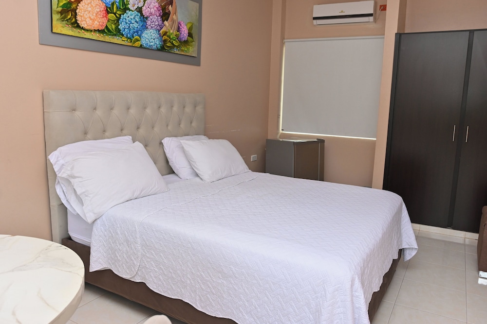 Standard Double Room, 1 Queen Bed photo 3