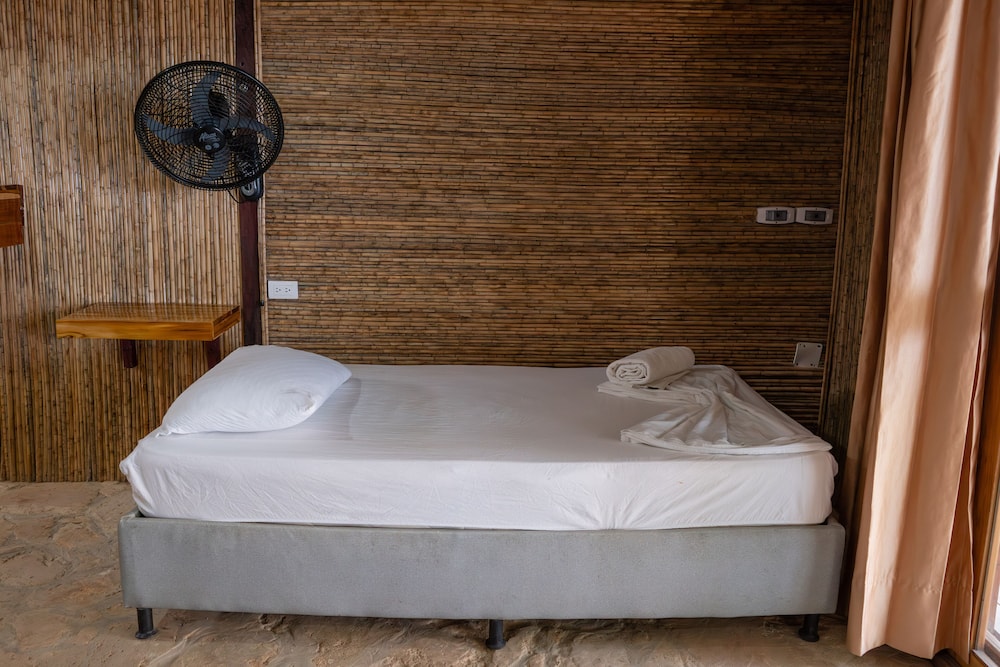 Presidential Cabin, Multiple Beds, Balcony, Beach View, photo 6