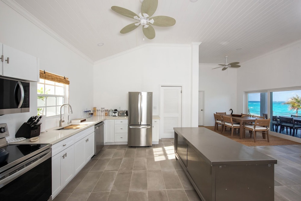 Villa photo 3