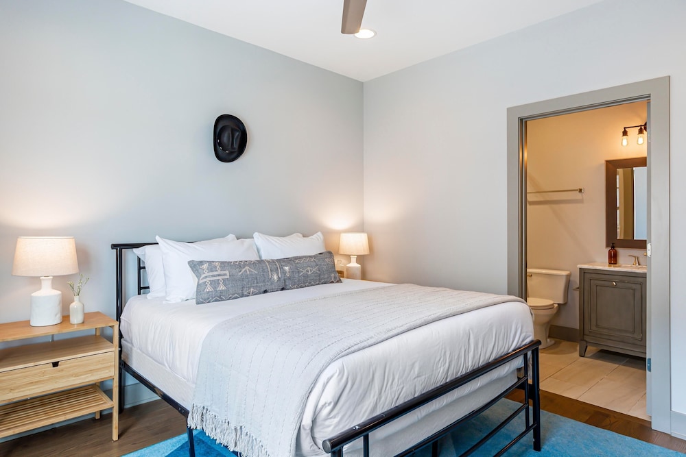 Apartment (3 Bedrooms)