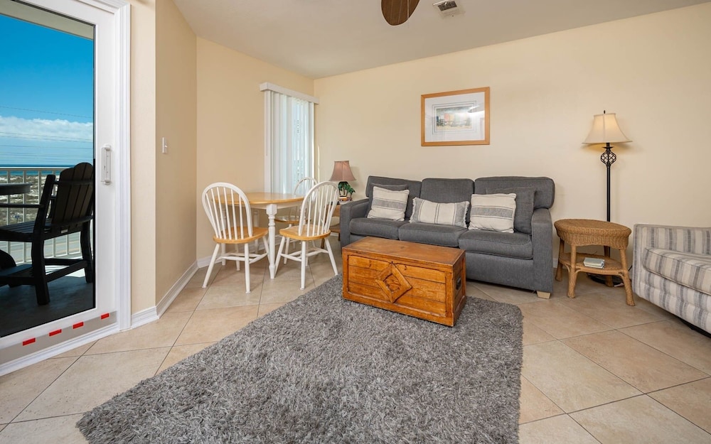 Condo, 1 Bedroom