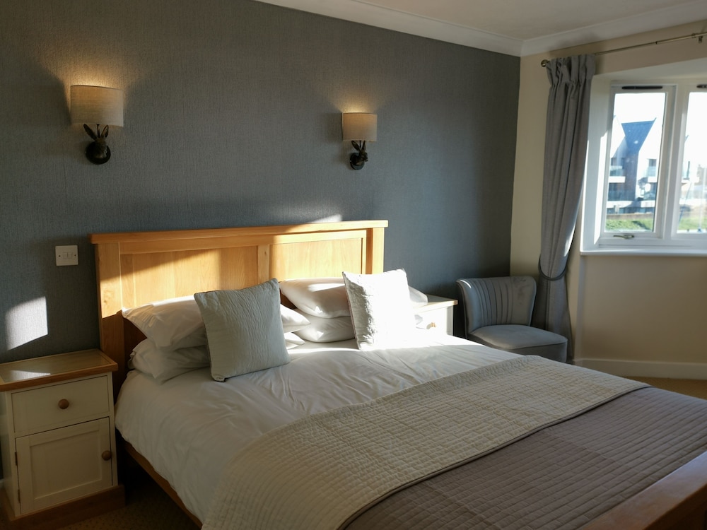 Superior Double Room, Accessible, Ensuite - Photo 5