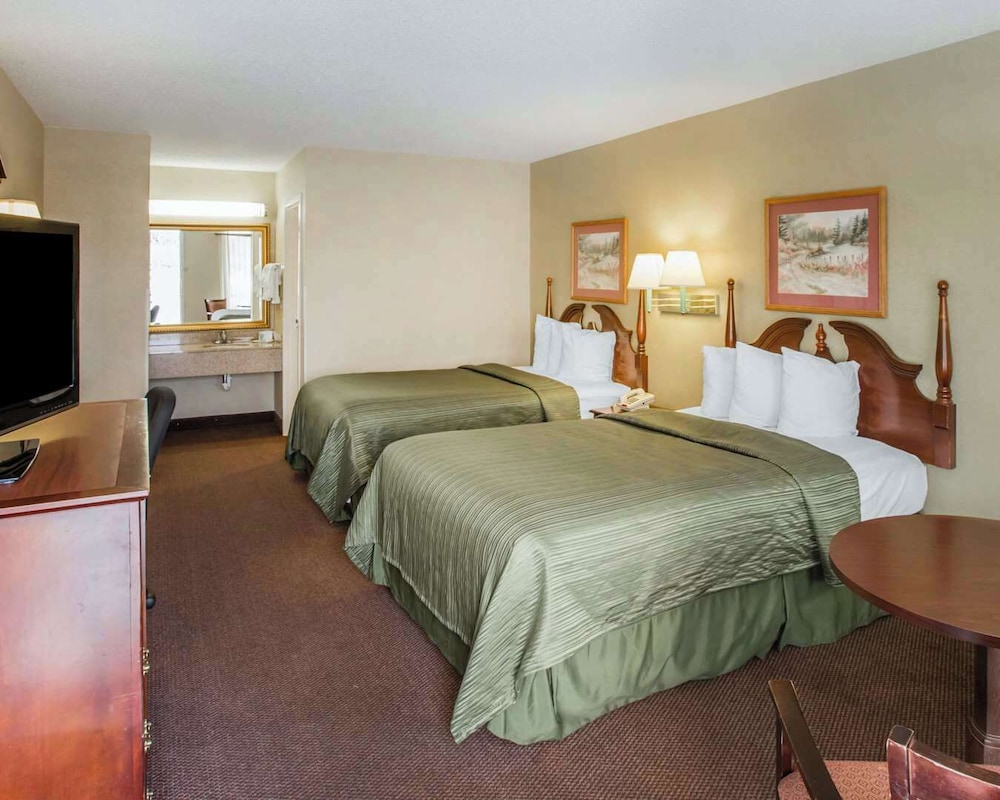 Standard Room, 2 Double Beds, Non Smoking - Photo 2