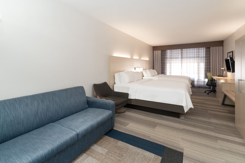 Suite, Multiple Beds - Photo 2