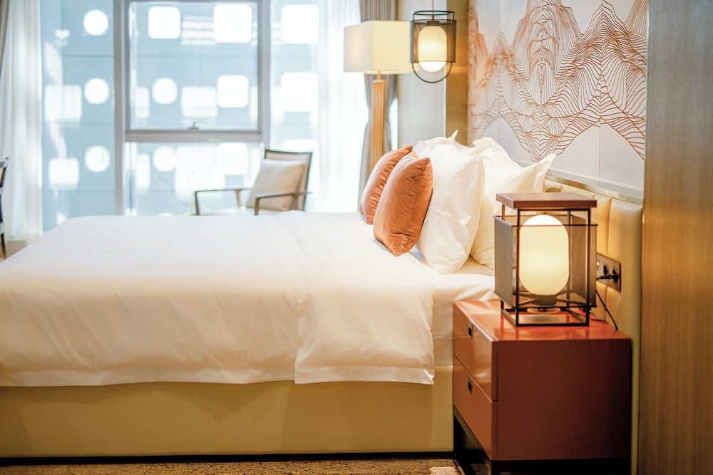 Executive Room, 1 King Bed - Photo 1