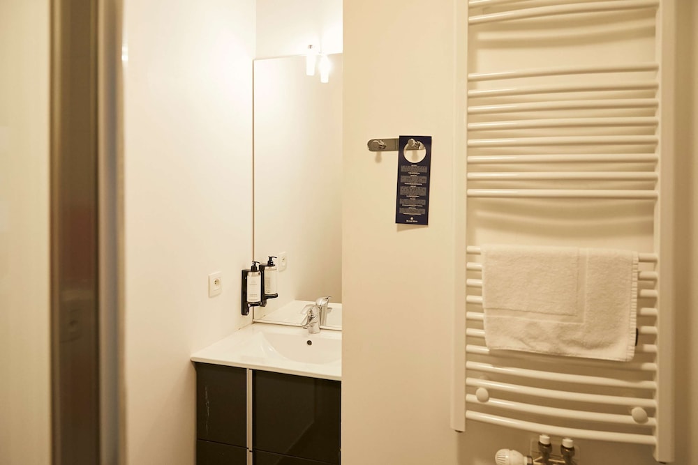Standard Studio, 2 Twin Beds, Kitchenette photo 3