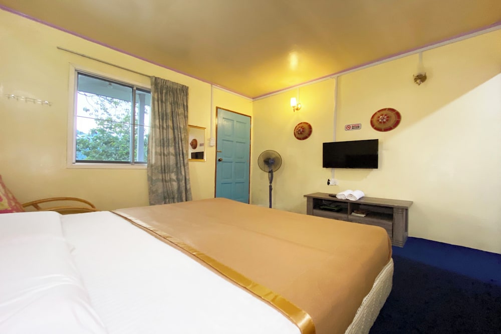Double Room, Private Bathroom - Photo 5