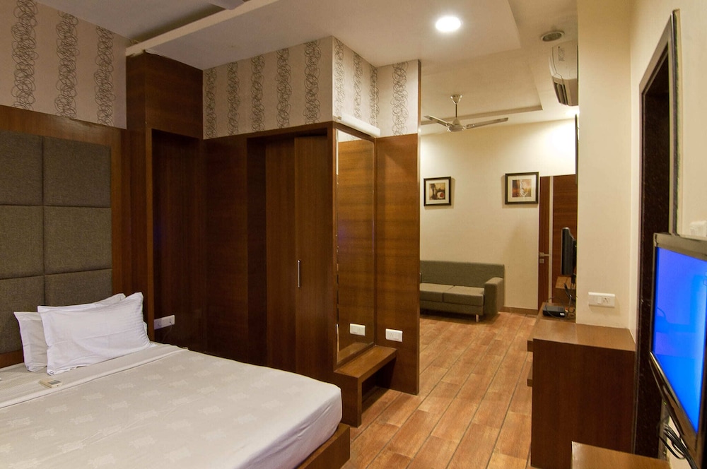 Deluxe Room - Photo 4