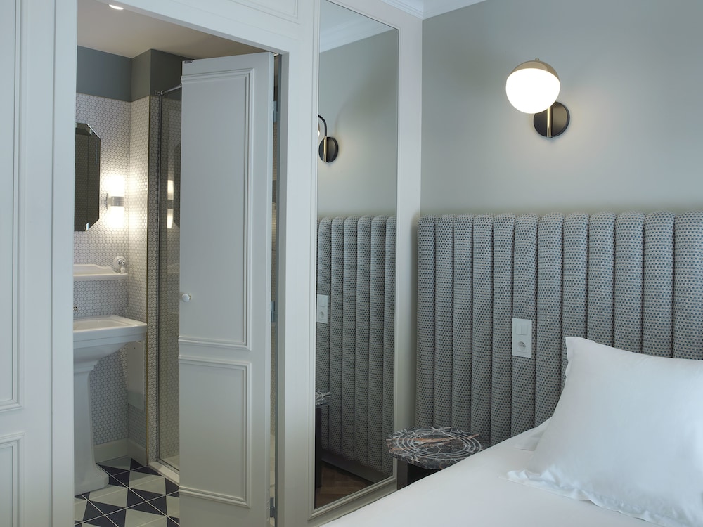 Superior Room thumbnail 5