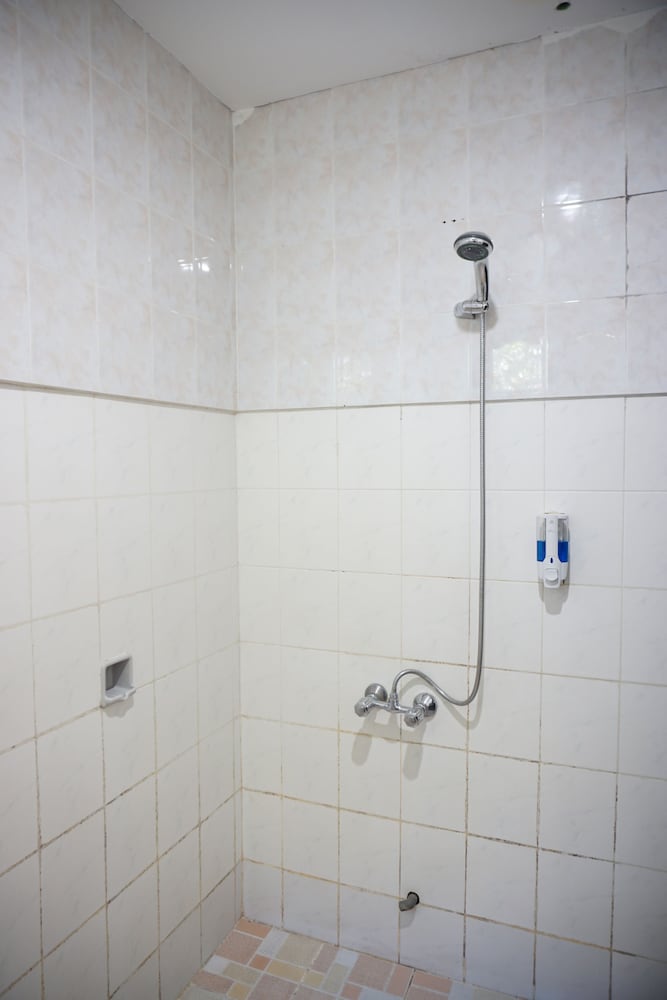 Deluxe Room, 1 Queen Bed, Non Smoking photo 2