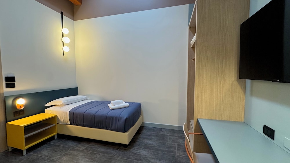 Classic Single Room