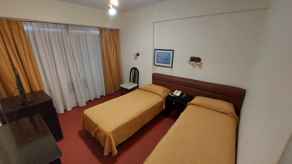 Basic Triple Room photo 3